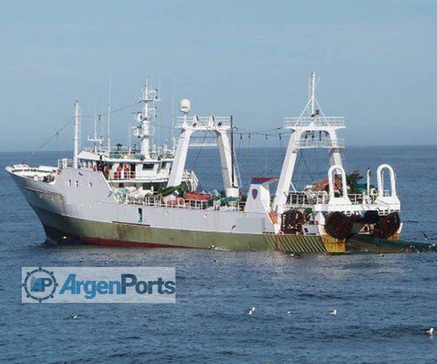 España multó a 25 pesqueros por apagar su geolocalización cerca de Argentina