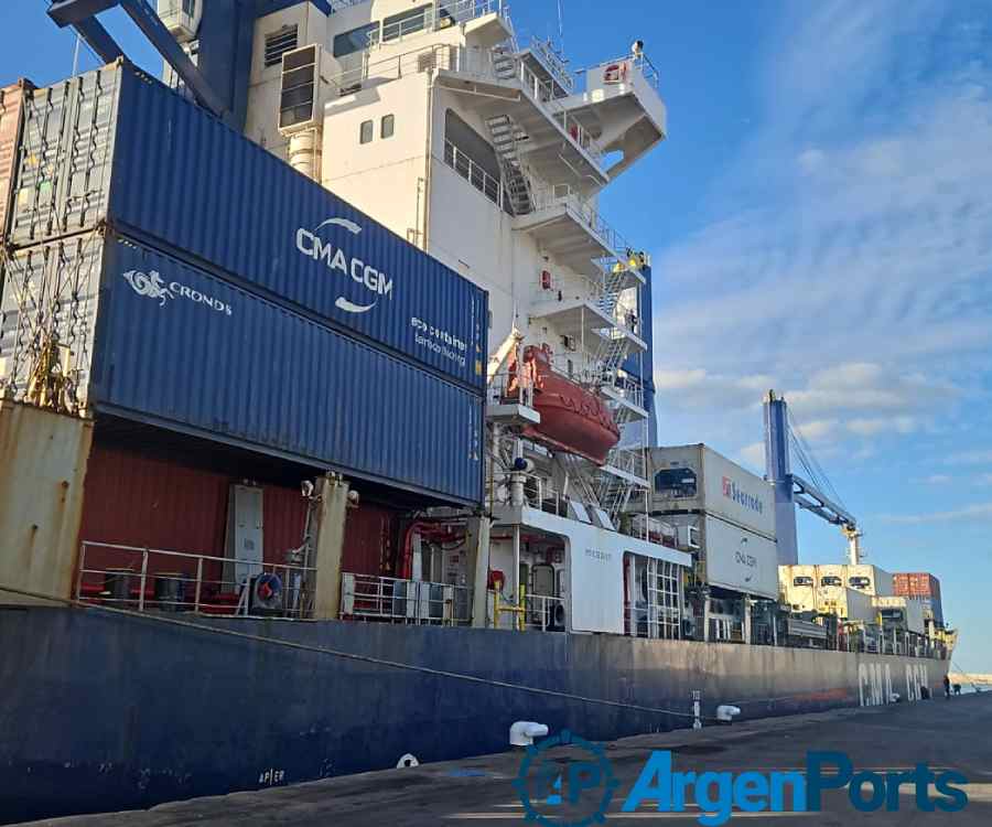 Zarpó el primer buque de la naviera CMA CGM con productos de Mar del Plata hacia Santos